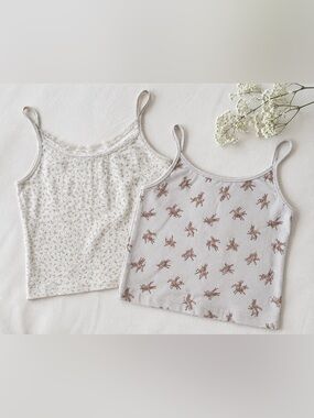 Brandy Melville 2x Tank Top Bundle